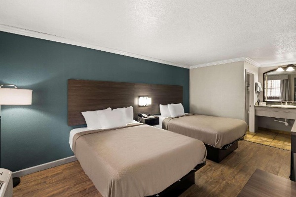 Quality Inn image 15